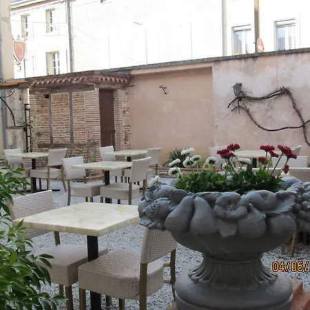 Hotel De La Commanderie 2*